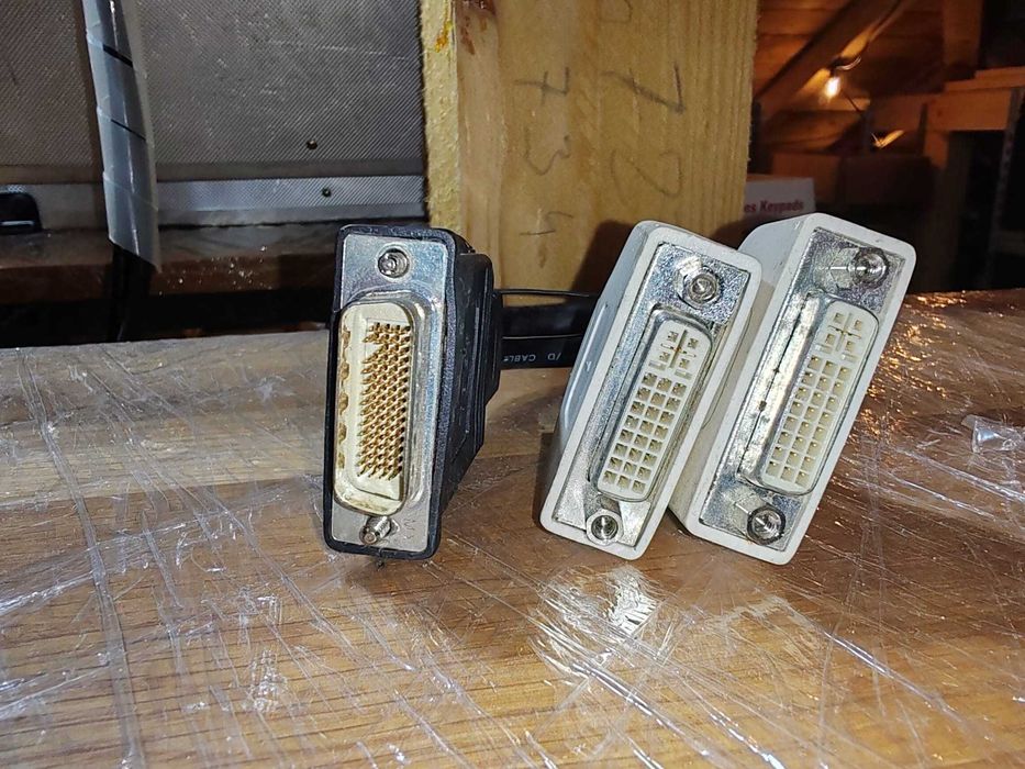 Adaptor DMS59 la 2xVGA sau DMS59 la 2xDVI