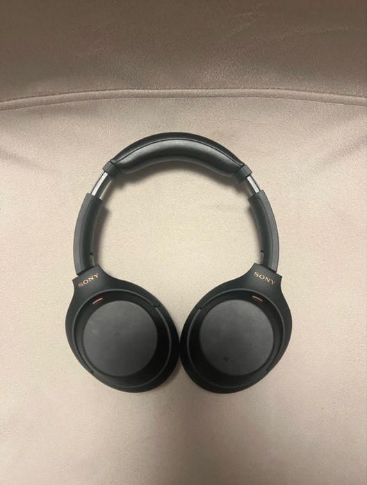 Sony WH—1000XM4 noise cancelling headphones
