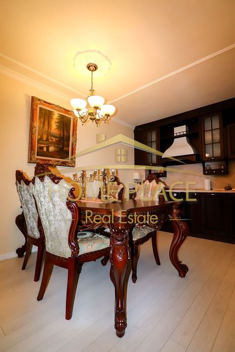 Дава се под наем Двустаен апартамент в Варна, Център - 82 кв.м за 1224 € - Снимка #2