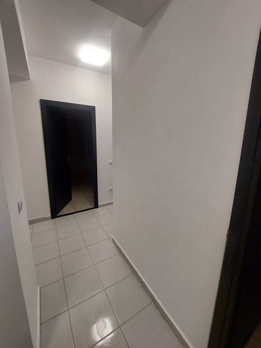 Apartament+două garaje de vanzare