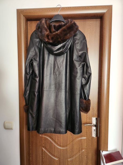 Haina de piele imblanita cu glugă