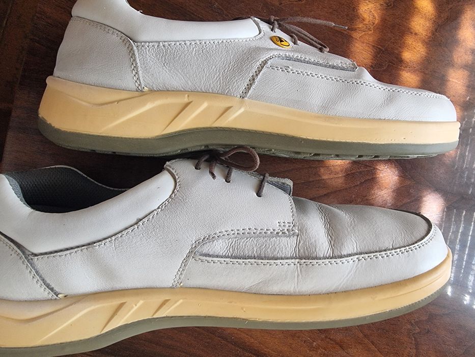 Pantofi din piele100%, cu talpa ușoară