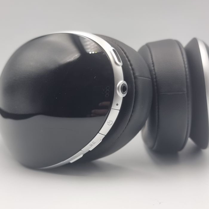 Amanet F28: Casti Bluetooth Mercedes Benz noise canceling WHP 1