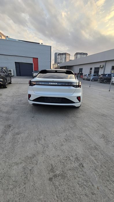 Zeekr 001. Idiyal moshina srochno sotiladi.