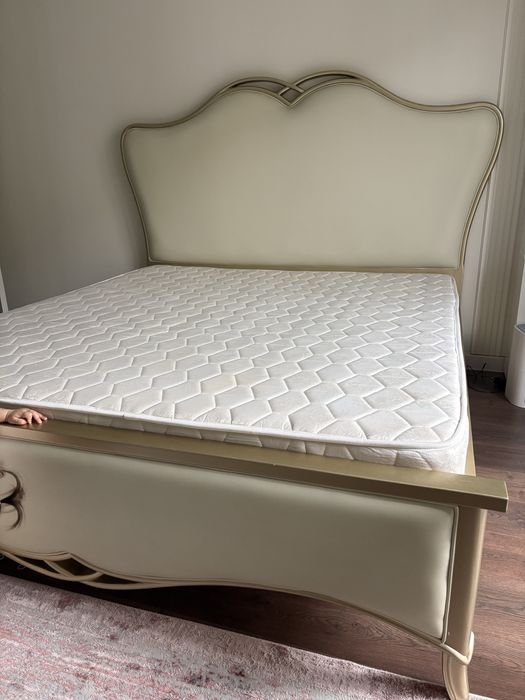 Продаю кровать торг есть