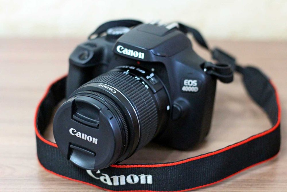 Canon Eos 4000D + Kit 18-55mm III