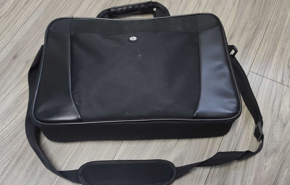 Laptop HP 15-da0136nq, Intel i3-7100U 2.4GHz, 15.6", 32 GB, SSD 500GB