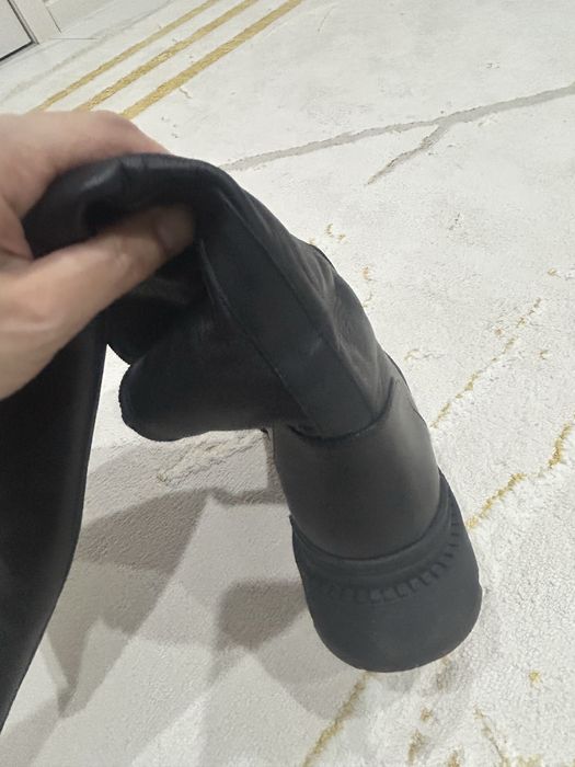 Кожанные сапоги размер 35