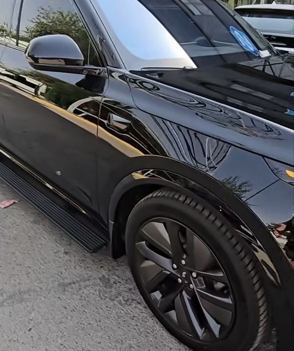 Автомобиль Li ultra