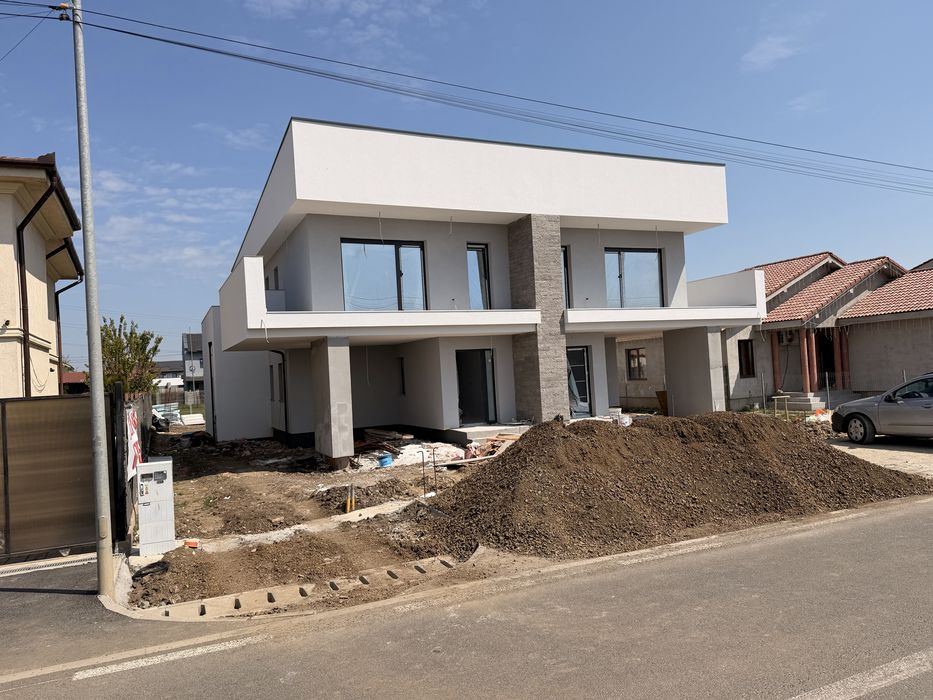 Duplex cu 4 camere de vanzare in Dumbravita