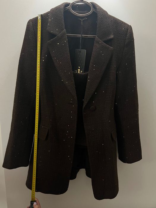 Сет в кафяво с пола и блейзър