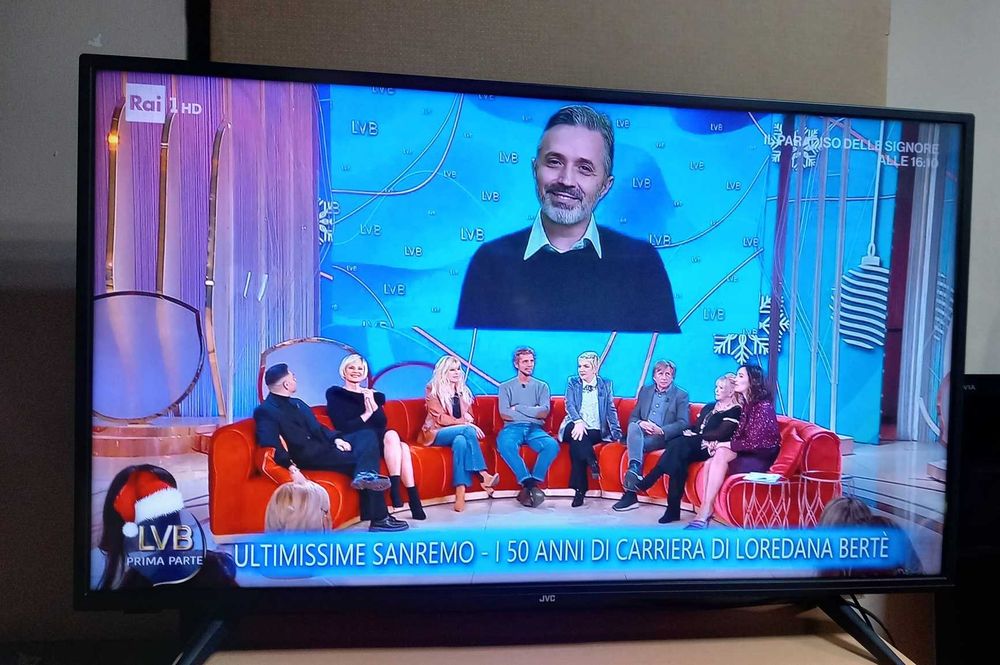 JVC LT-43VA3000 Smart Android 4K UltraHD - 250лв. само лично предаване