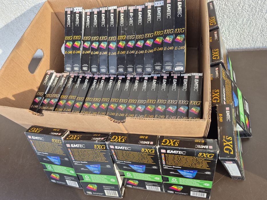 Vând lot 30 casete video VHS originale EMTEC, 240 minute cu filme

- 3