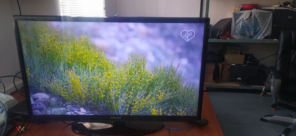Телевизор Samsung .