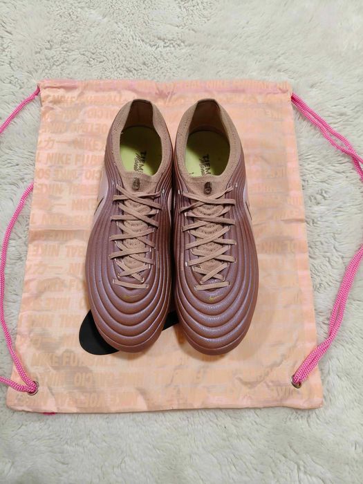 Ghete Fotbal Nike Tiempo Maestro Elite FG