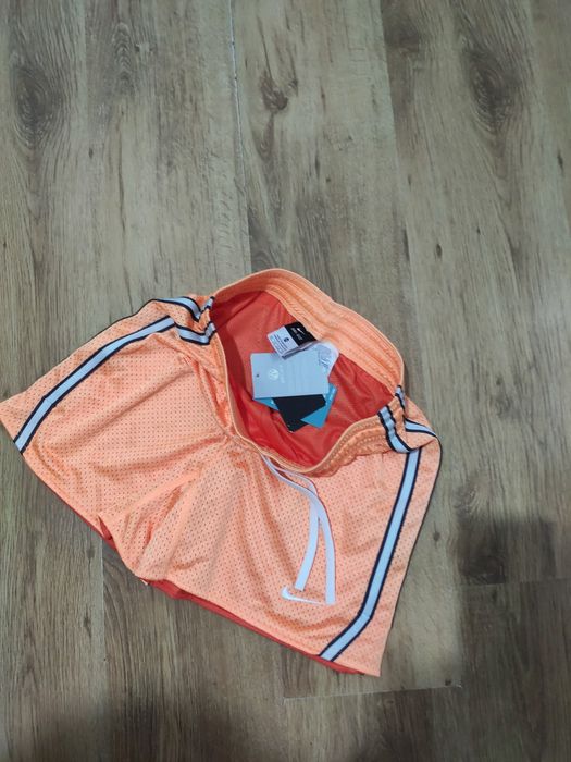 Pantaloni scurți de damă Nike mărimea XS