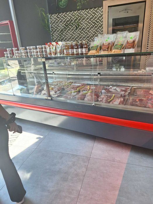 Витрини за колбаси, млечни и сладкарски  продукти