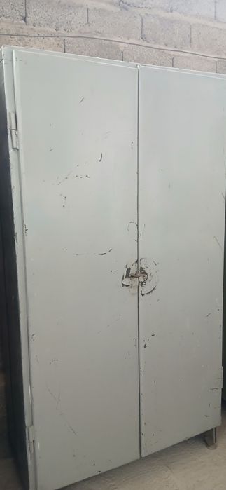 Железные шкафы 1шт 100$