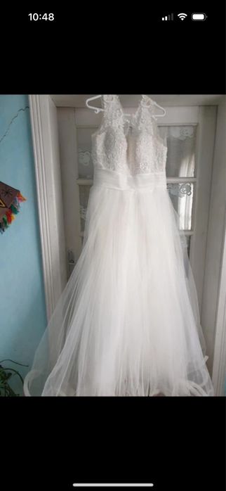 Rochie mireasa este usoara si frumoasa. La un pret avantajos