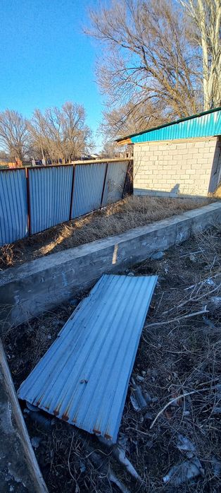Продам участок с времянкой