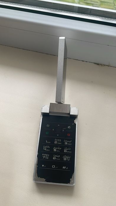 Продам телефон Porshe design