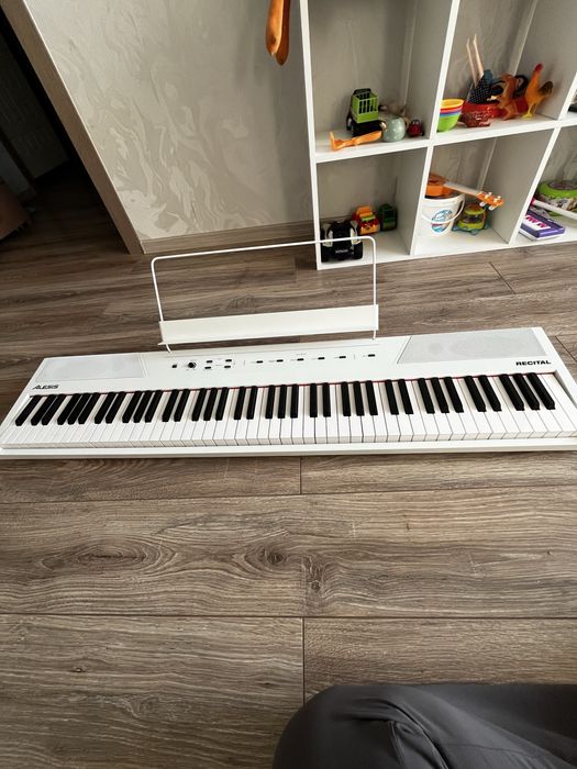 Пианино Alesis Resital