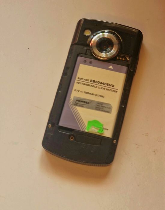 Telefon Nokia  si Samsung, fără capac la baterie
