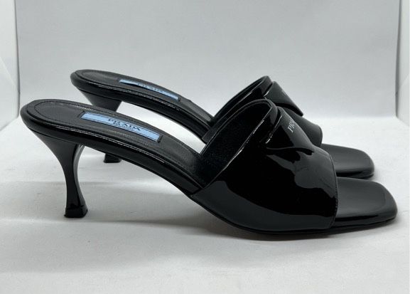 Винтидж чехли Prada