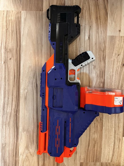 Mitraliere NERF , cu accesorii