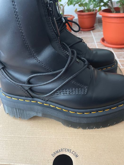 Incaltaminte dr Martens