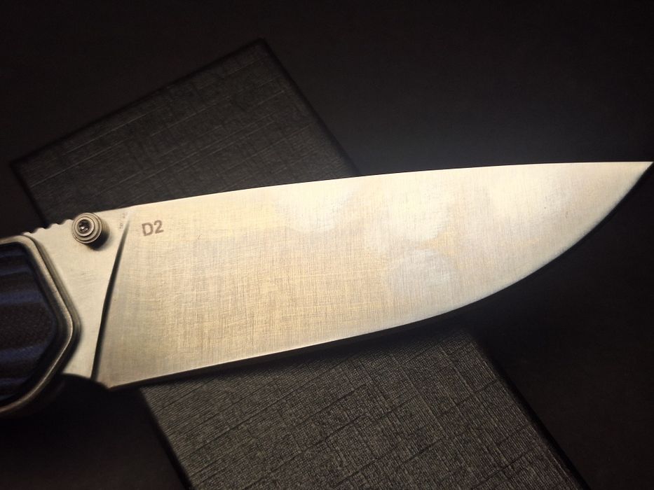 Сгъваем нож-стомана D2,дръжка G10