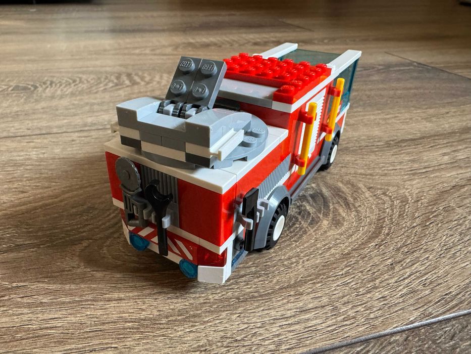 LEGO City 60002 Masina Pompieri - Incomplet