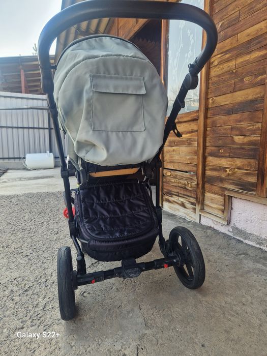 Коляска Pituso    .