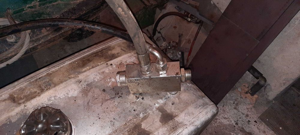 Хидравлична помпа и хидравличен цилиндър за Miller kipet