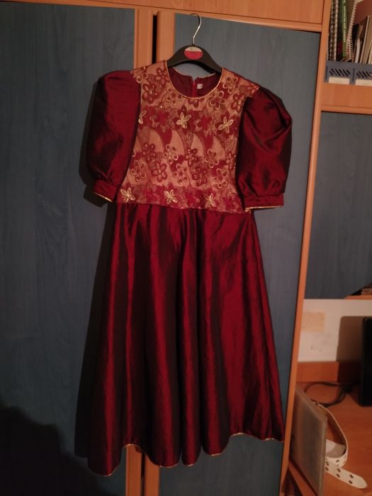 Платье на девочку