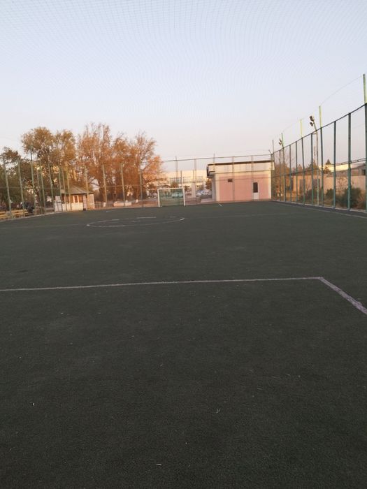 Suniy stadion chimi 43x23 gazon