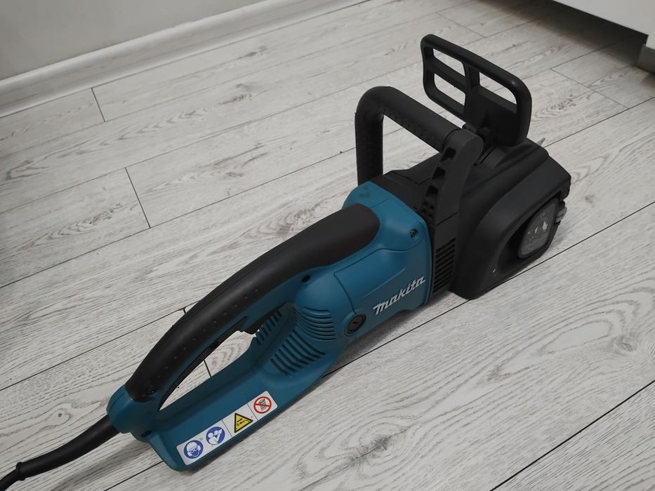 Пила Makita UC4530A