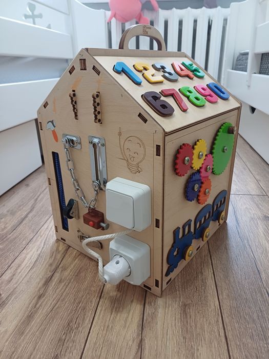 Продам бизи домик