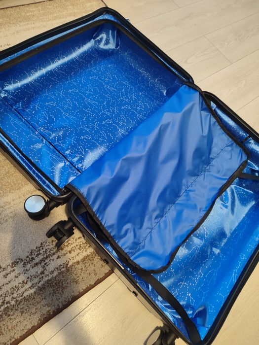 Чисто нов КУФАР С КОЛЕЛЦА NASA, ултра лек, поликарбонат, размер М