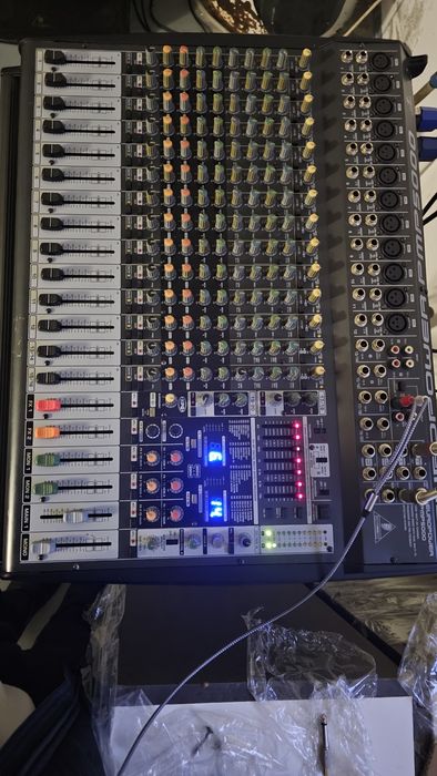 BEHRINGER PMP5000 Mixer activ