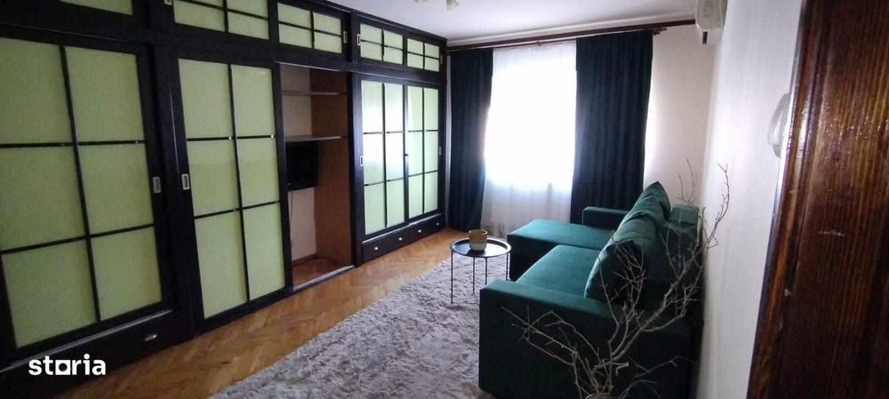 Închiriez apartament 2 camere in Piata Centrala