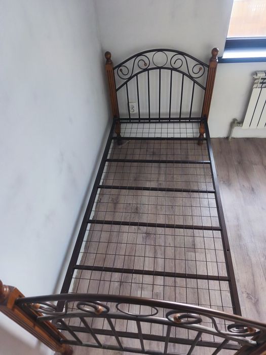 Продам две железные кровати