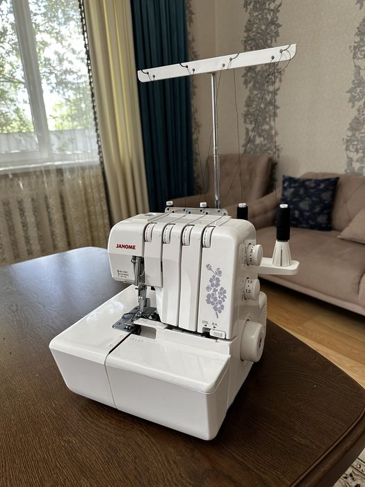 оверлок Janome samurai 1000
