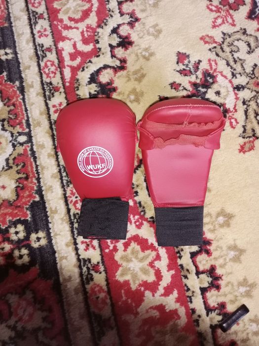 Перчатки для карате