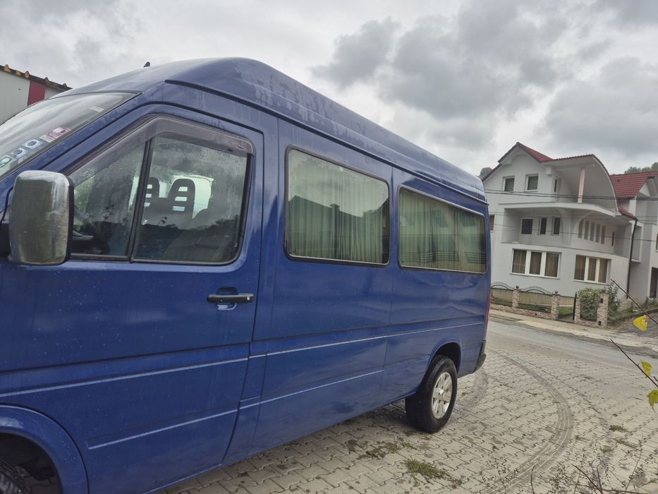 Vând microbuz 8+1 locuri Autoutilitara