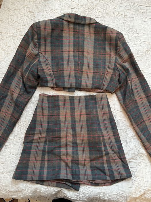 Двойка. Укороченный пиджак с юбкой