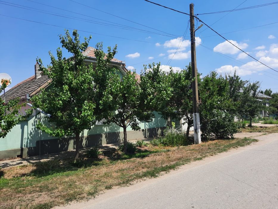 Casa  de  vanzare