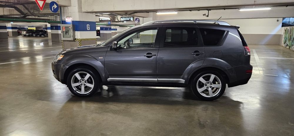 Vand Mitsubishi Outlender 2.0 diesel, an 2009, 4x4, 7 Locuri, Ingrijit  Acte la Zi