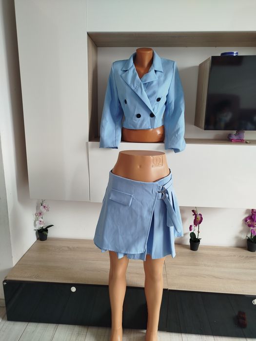 Fete damă sacou scurt cu fustă albastru deschis