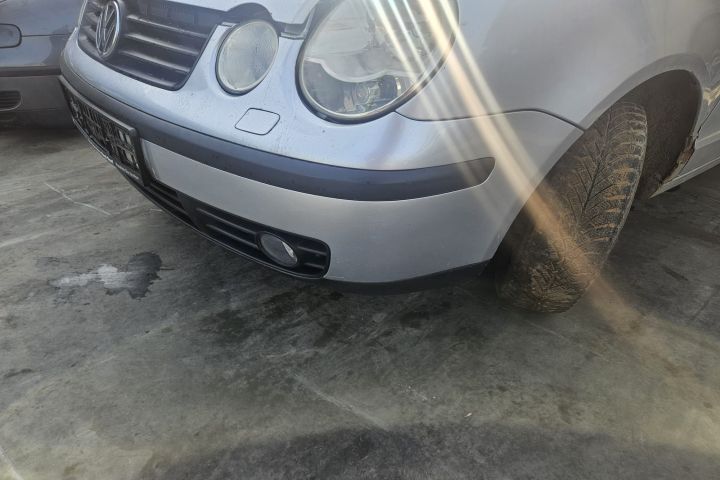 Contact cu cheie Volkswagen VW Polo 2002 1.2 MT (64 hp)